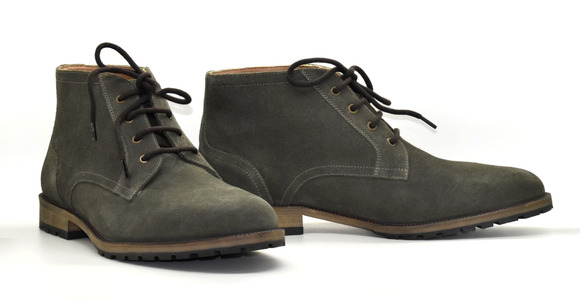 B5 Auth BANANA REPUBLIC Olive Suede Lug Sole Chukka Boot Shoes Size 11